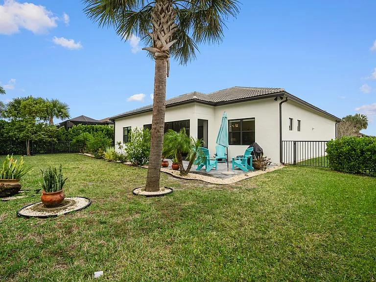 8324 Pedigree Cir — Photo 42