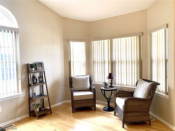 5th image of 11145 Woodbury Ln