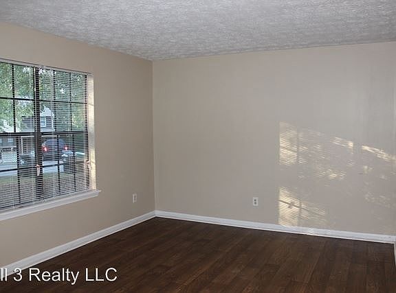 2nd image of 145 Meadowbrook Ct