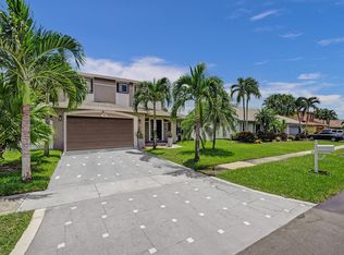 9610 Dunhill Dr, Miramar, FL 33025