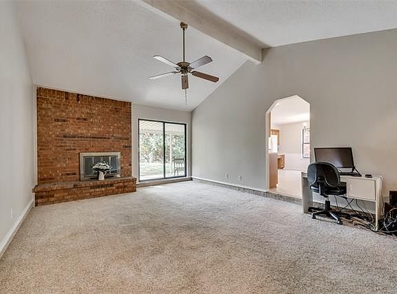 5th image of 3825 Blue Grass Ln