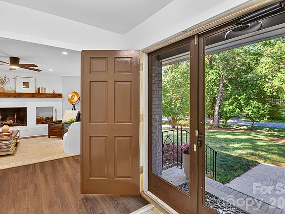 3rd image of 5601 Beaver Dam Ln