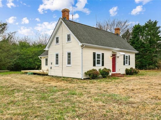 10370 Maryus Rd, Hayes, VA 23072
