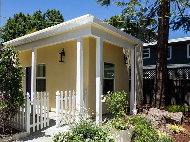 1161 Noel Dr #B — Photo 6