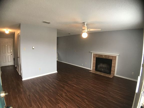 3rd image of 3225 Cortez Dr APT D