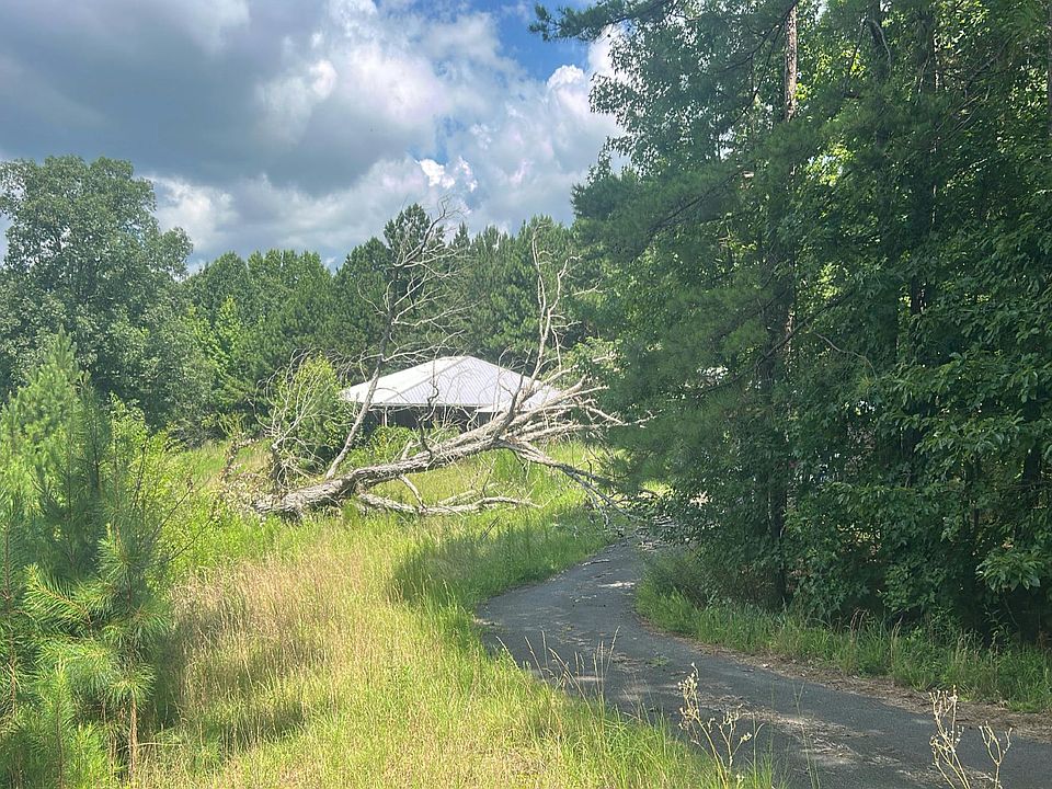 2nd image of 931 Mountain View Dr