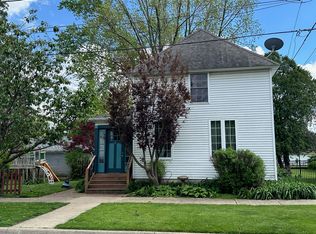 613 Washburn St, Elgin, IL 60123