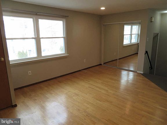 4th image of 163 Parker Ave #B