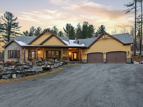 265 Rue Rosedale Ayers Clf, Ayer's Cliff, QC J0B 1C0