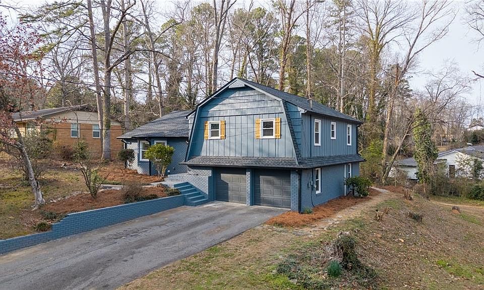 1st image of 300 Woodland Dr