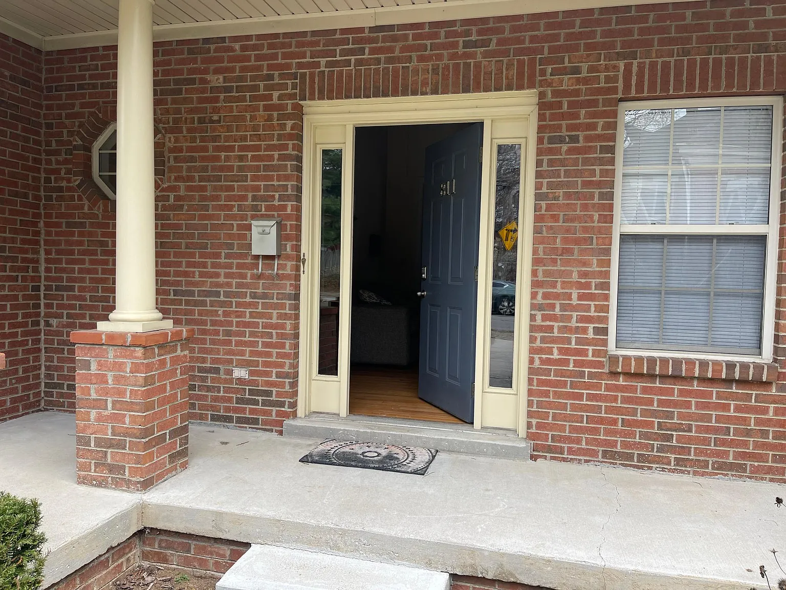 3 bed, 2.5 bath, 1600 sqft, $1,950 — Photo 2