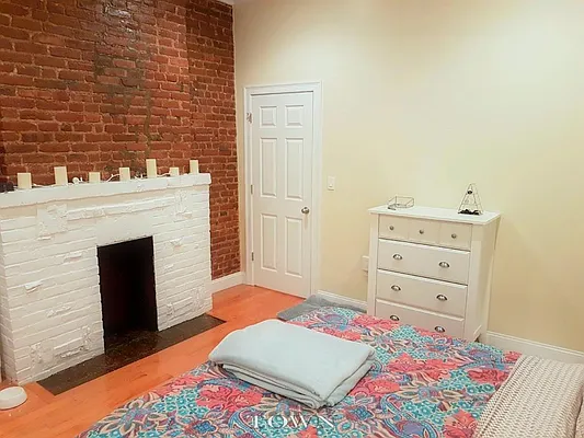 Rented by Town Residential | media 9