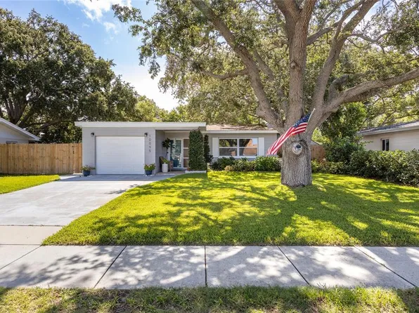 10095 Oakhurst Rd, Seminole, FL 33776