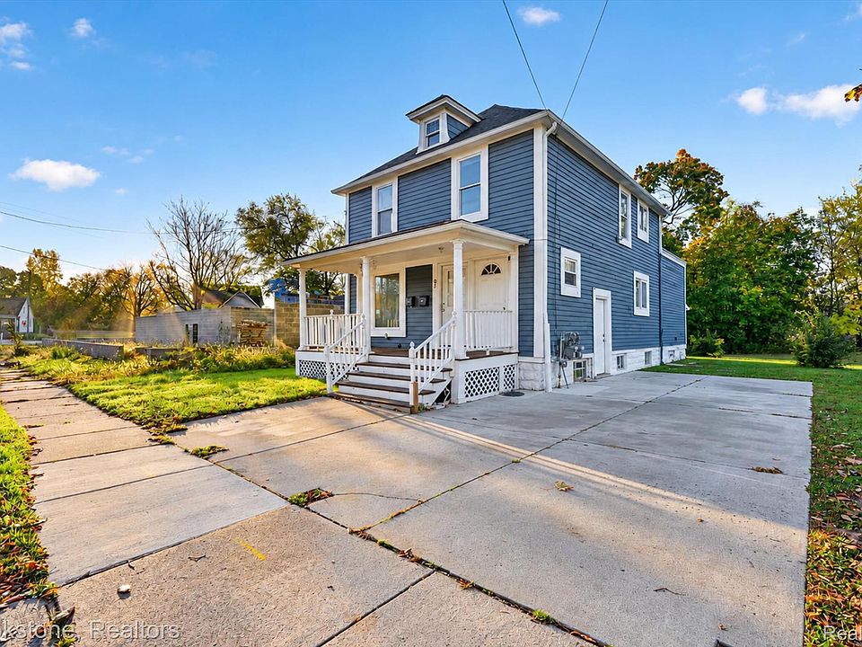 132 E Howard St, photo 3