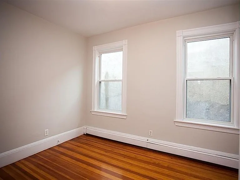 276 Harvard St #3 — Photo 8