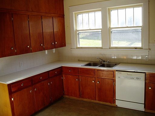 5th image of 3076 Forest Hills Cir