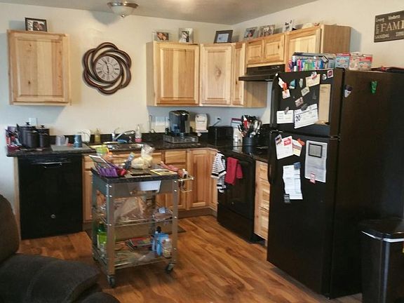 Open kitchen/dining room