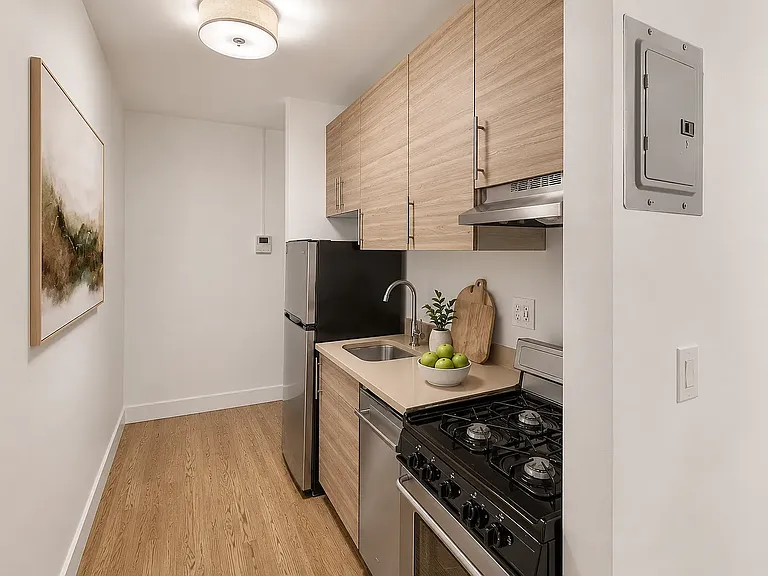 372 2nd St #3D — Photo 2
