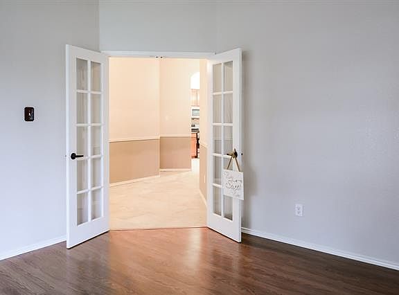 4th image of 5609 Vista Park Ln