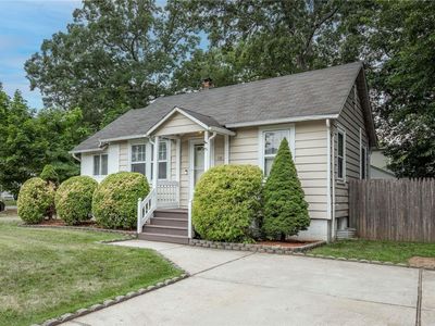 10 Selden Court, Selden, NY, 11784