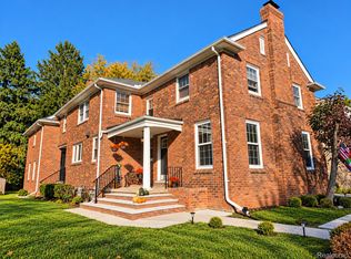 276 Lewiston Rd, Grosse Pointe Farms, MI 48236