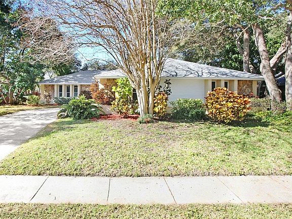 2nd image of 713 Knollwood Dr