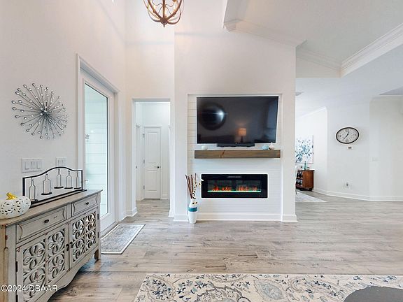 5th image of 452 Lime Ave