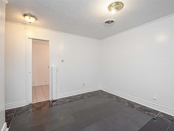 2nd image of 2419 Southmore Blvd