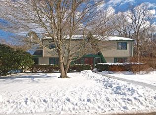 152 Beach Ave, Jamestown, RI 02835