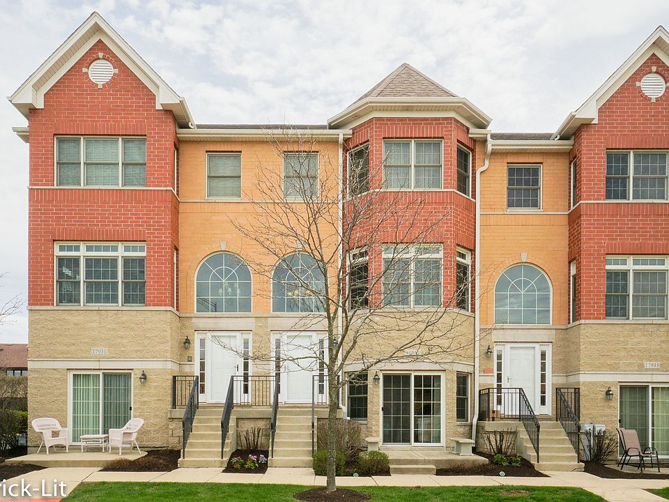 1st image of 17933 Fountain Cir