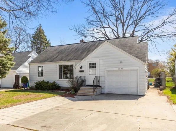 1327 11th Ave, Green Bay, WI 54304