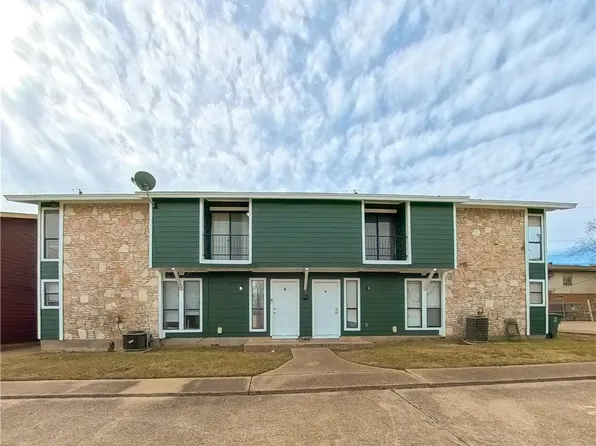 2406 Toro Ln, Bryan, TX