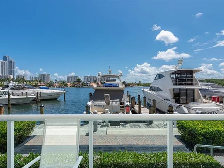 400 Sunny Isles Blvd #CU-104 — Photo 8