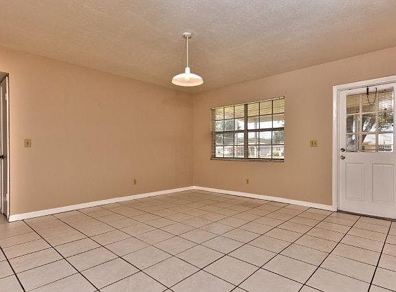 SuburbanVillas-33_01242014