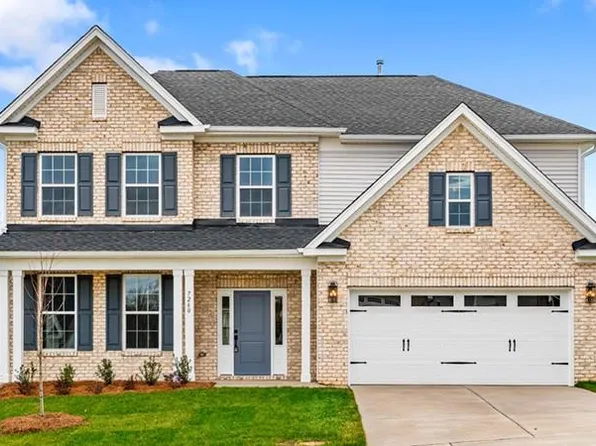 7260 Huntgate Dr, Kernersville, NC 27284