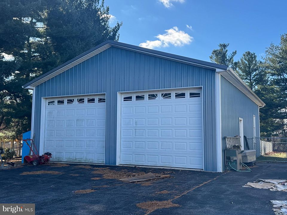 2nd image of 4408 Raymond Ave