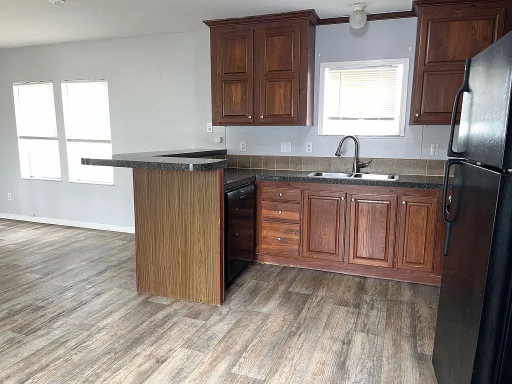2 bed, 1.0 bath, 864 sqft, $1,654 — Photo 4