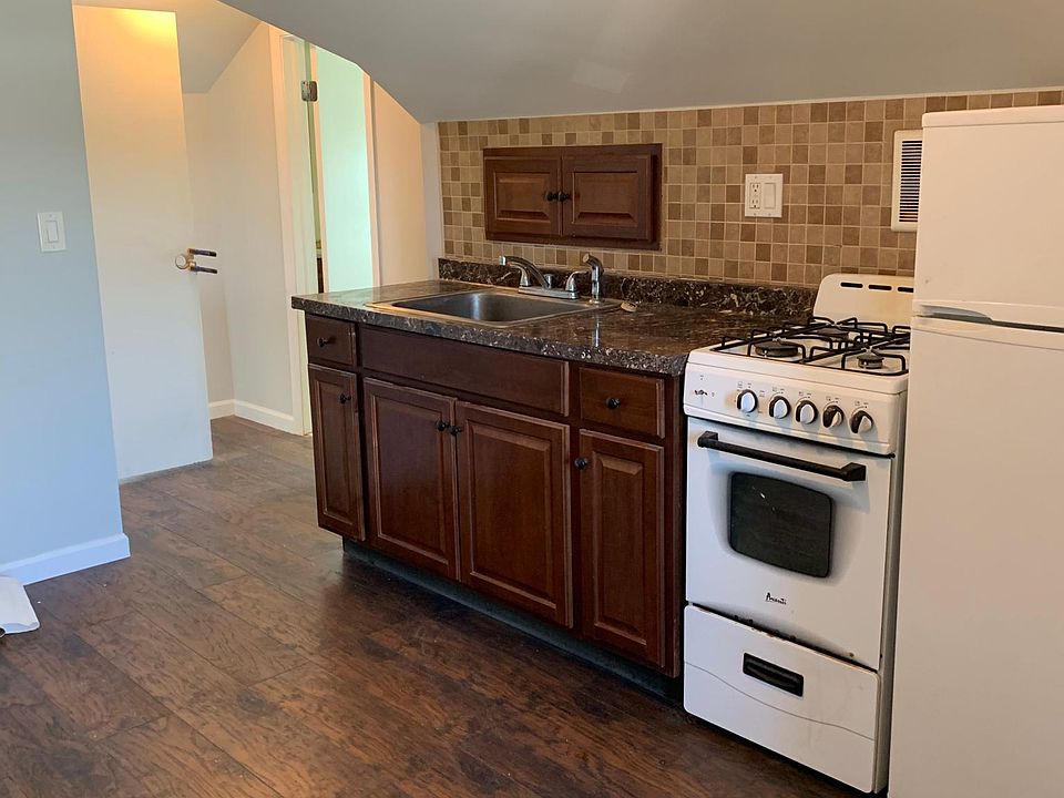 1st image of 7 Brewster Ave #3