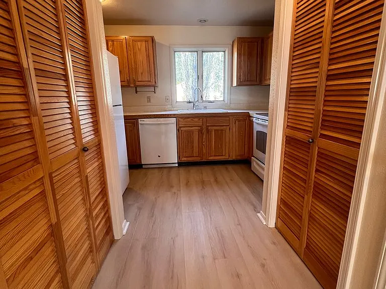 120 Village Blvd #126 — Photo 6