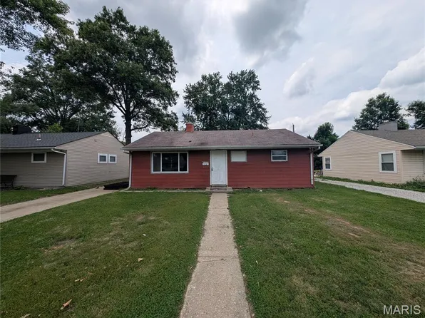 1138 Lilac Dr, Belleville, IL 62220