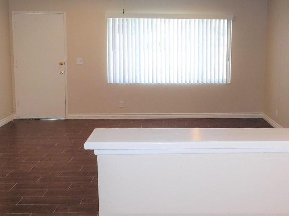 Living Room / Entry Reverse View