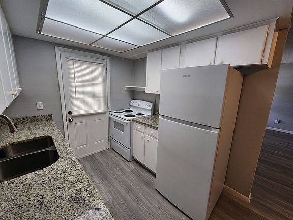 4th image of 2501 Renatta Dr Unit 2
