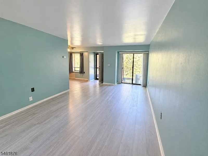 2 bed, 1.0 bath, 992 sqft, $2,000 — Photo 1