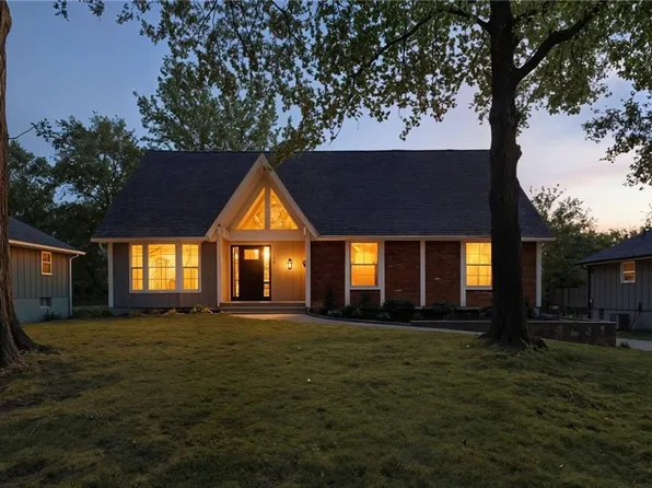 12601 Sycamore Ave, Grandview, MO 64030