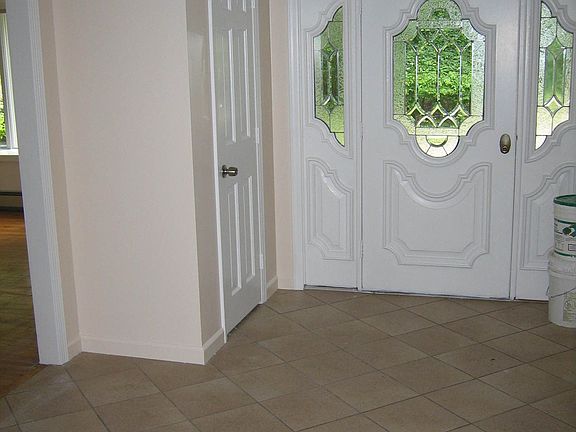 large foyer 