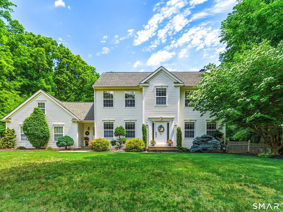 1st image of 74 Avebury Lane