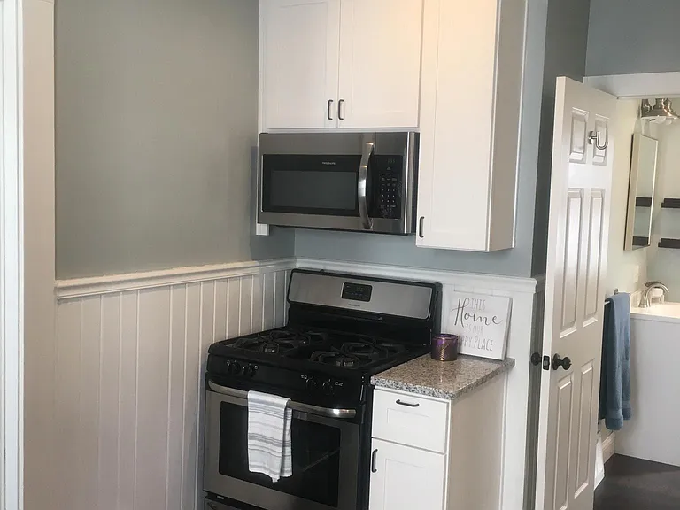 2582 W 10th St — Photo 8