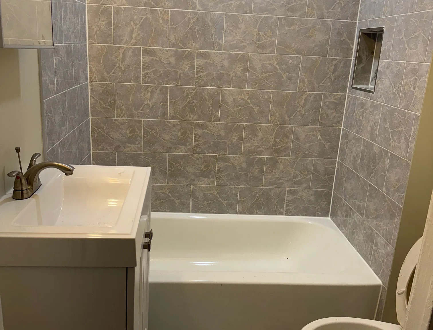 4 bed, $4,700 — Photo 2