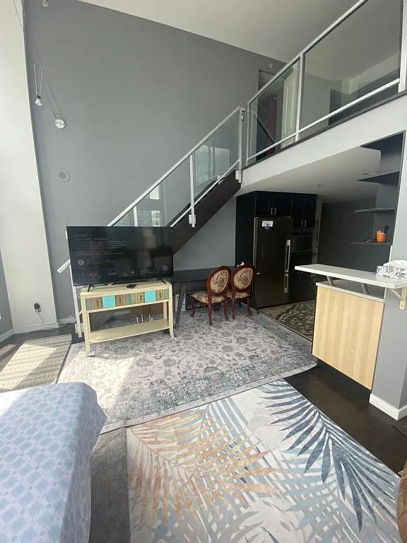 2 bed, 750 sqft, $3,900 — Photo 1