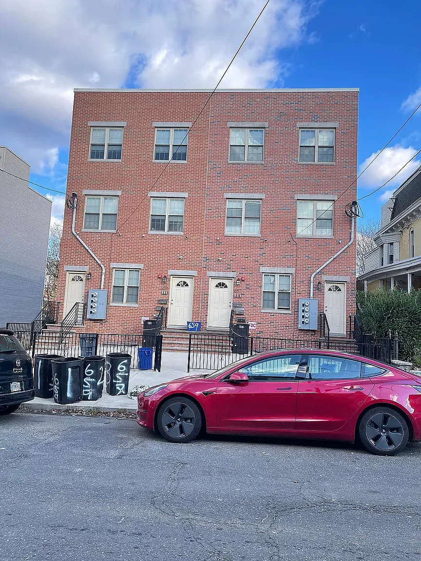 4 bed, 1770 sqft, $2,700 — Photo 1